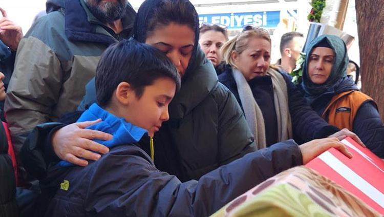 Fatma öğretmen son yolculuğuna uğurlandı: Çocuğu tabutu başında ağladı