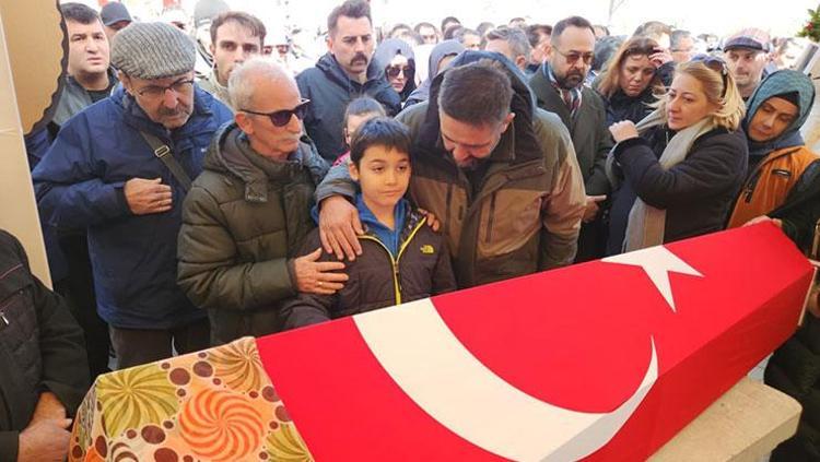 Fatma öğretmen son yolculuğuna uğurlandı: Çocuğu tabutu başında ağladı