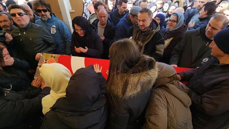 Fatma öğretmen son yolculuğuna uğurlandı: Çocuğu tabutu başında ağladı