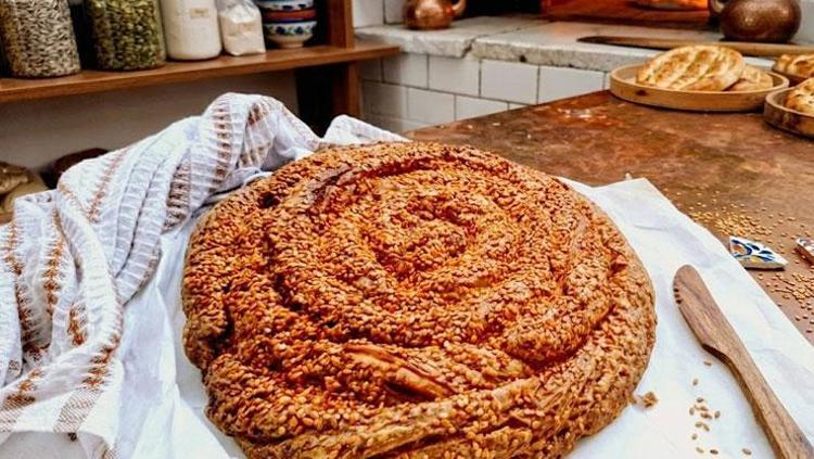 Bursalıların vazgeçemediği klasik lezzet Fırıncıları kıskandıracak tahinli çörek tarifi, kıyır kıyır oluyor