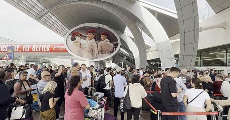 Füzeler hedef aldı, fenomenler devreye girdi Dubaide neler oluyor
