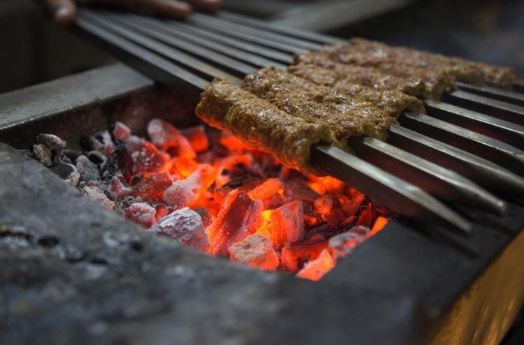 Dumanı üstünde Adana kebap tarifi Tam ölçülü, kusursuz tat