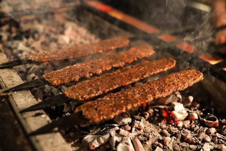 ADANA KEBAP NASIL YAPILIR