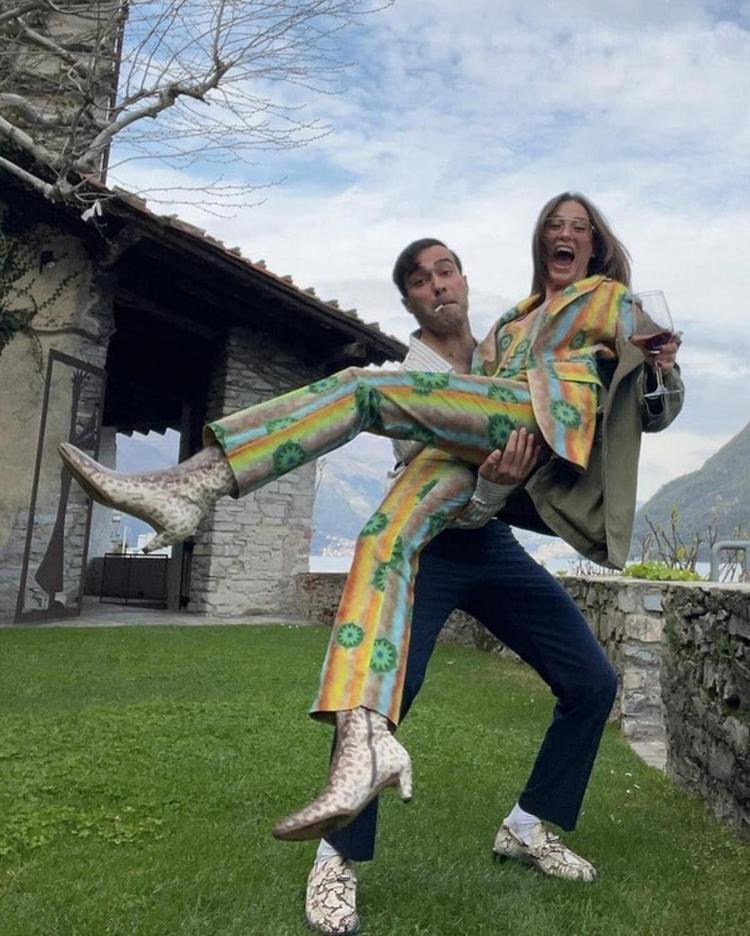 Serenay Sarıkaya ile Mert Demir’den evlilik sinyali
