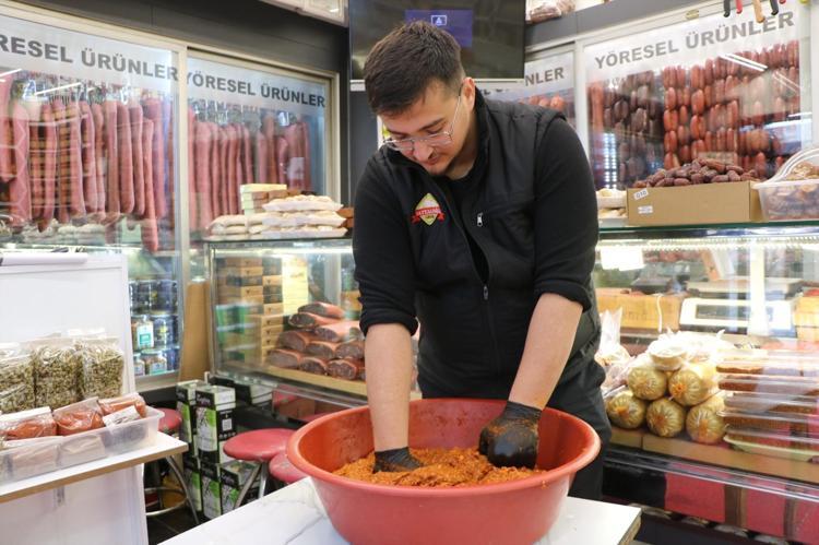 Sadece Ramazan ayında satılıyor Kilosu 900 TL: Tadını bilenler sofrasından eksik etmiyor