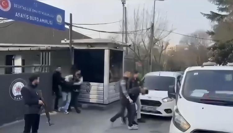 MEKANI ATEŞE VERDİ