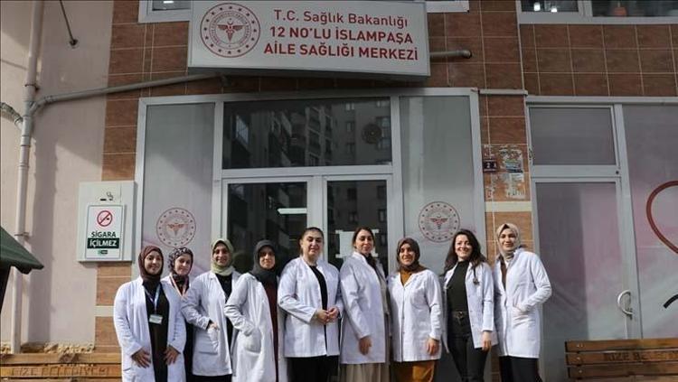 7 BİN KİŞİNİN SAĞLIĞI 9 KADINA EMANET