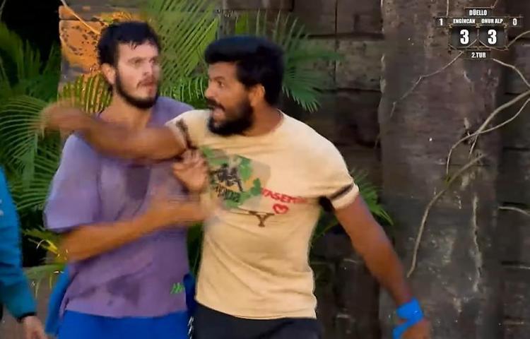 Survivorda Barış ve Ramazan arasında kavga Acun Ilıcalı cezasını kesti