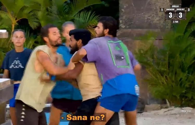 Survivorda Barış ve Ramazan arasında kavga Acun Ilıcalı cezasını kesti