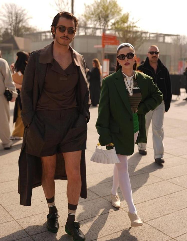 Boran Kuzum ve Özge Gürel Paris Moda Haftasında fırtına estirdi