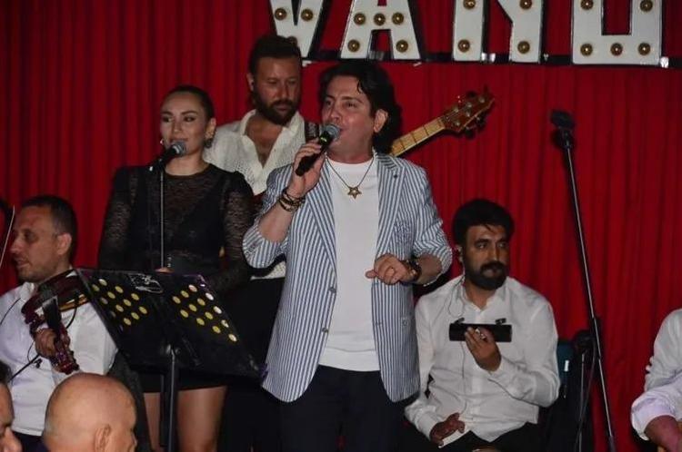 Ünlü popçu Murat Başarandan Kabede Hacılar performansı