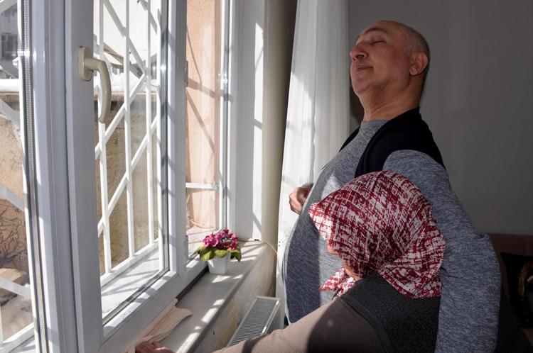 GÜNEŞİ GÖRSÜN İSTİYORUM