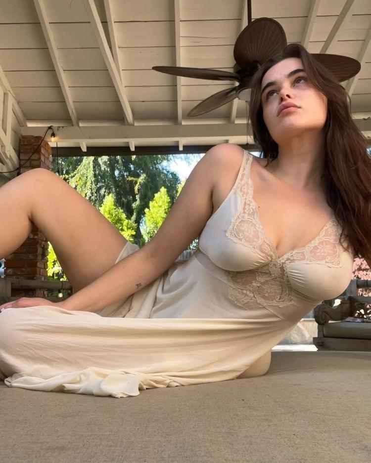Barbie Ferreira verdiği kilolarla Moda Haftasına damga vurdu