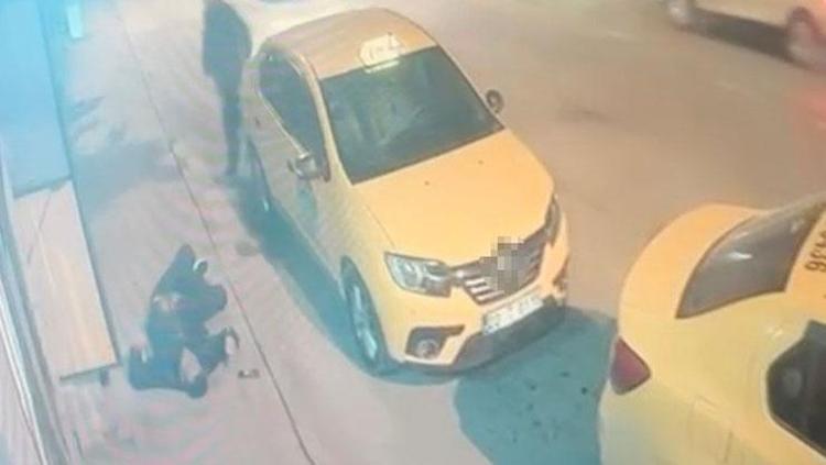 İnsanlık ölmüş Yerde can çekişirken yanından bakıp geçtiler, ölüme terk ettiler