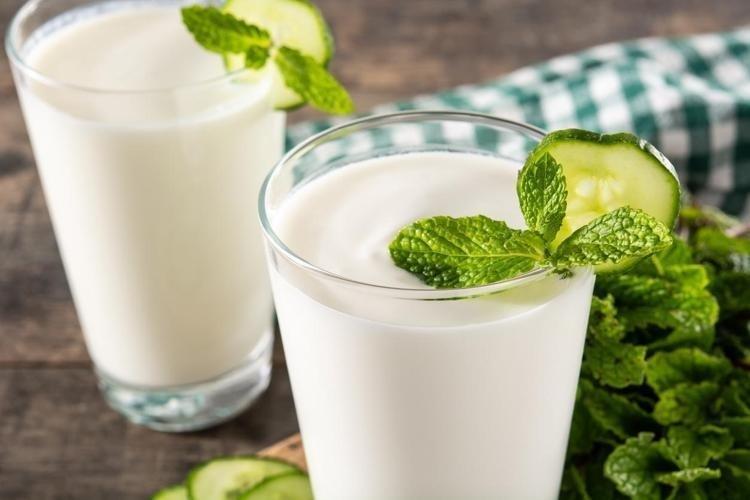 Bol köpüklü ayranın sırrı belli oldu Meğer bu şekilde hazırlayınca lezzeti kat kat artıyormuş