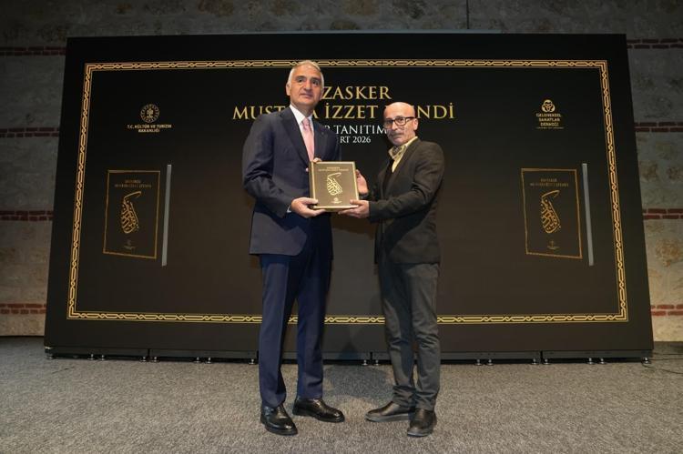 Ayasofya’nın hattatı Kazasker Mustafa İzzet Efendiye büyük vefa