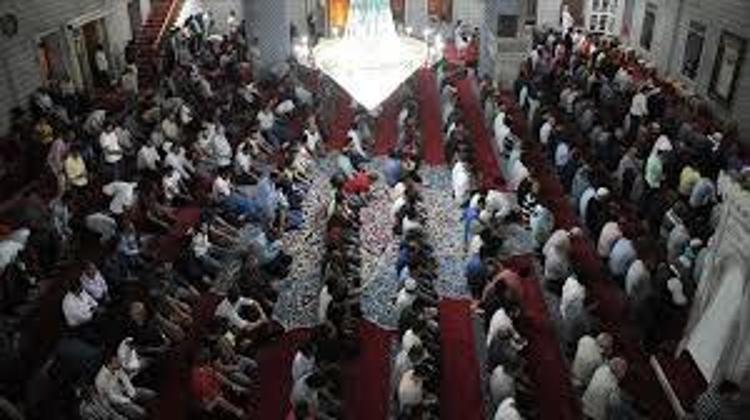 İL İL BAYRAM NAMAZI SAATLERİ 2026 Ramazan Bayramı bayram namazı saat kaçta Bayram namazı vakitleri Ankara, İstanbul, Bursa: Bayram namazı ne zaman, saat kaçta kılınacak 81 il bayram namazı saatleri