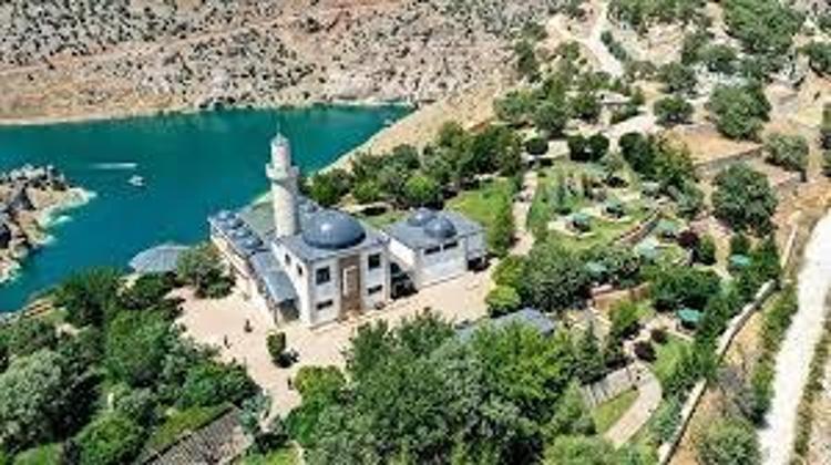 Görenler Bodrum zannediyor ama denizi yok Herkes tatilde akın akın oraya gidiyor, fiyatlar çok ucuz
