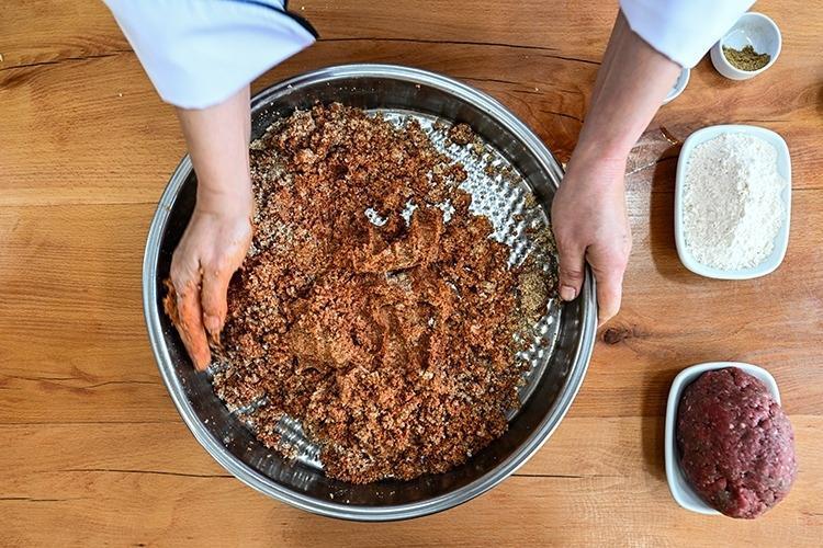 Dışı çıtır içi dolu dolu pratik içli köfte tarifi Lezzetiyle damak çatlatıyor, hazırlaması çok kolay