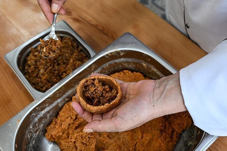 Dışı çıtır içi dolu dolu pratik içli köfte tarifi Lezzetiyle damak çatlatıyor, hazırlaması çok kolay