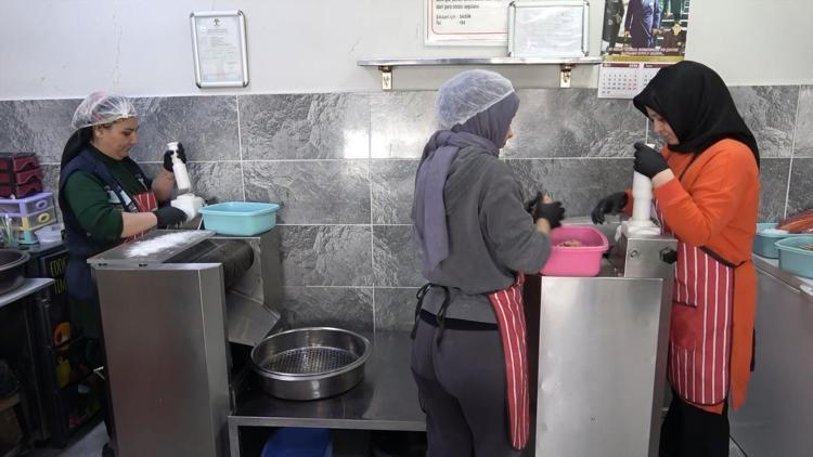 Gaziantepte imece usulü hazırlanıyor Tek tek yuvarlanıp, randevuyla teslim ediliyor