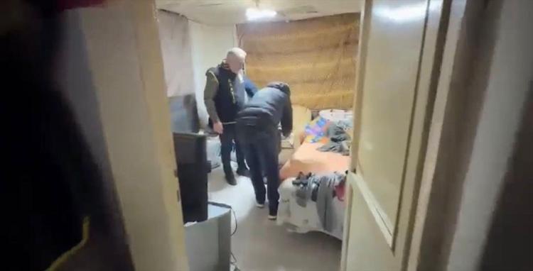 SUÇ DUYURUSUNDA BULUNUP ÜLKESİNE DÖNDÜ