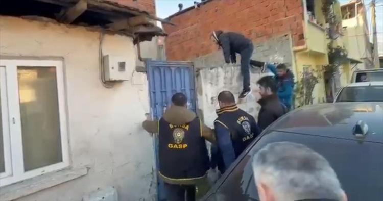 ÖZEL EKİP İMZA İZİNDEN GİTTİ