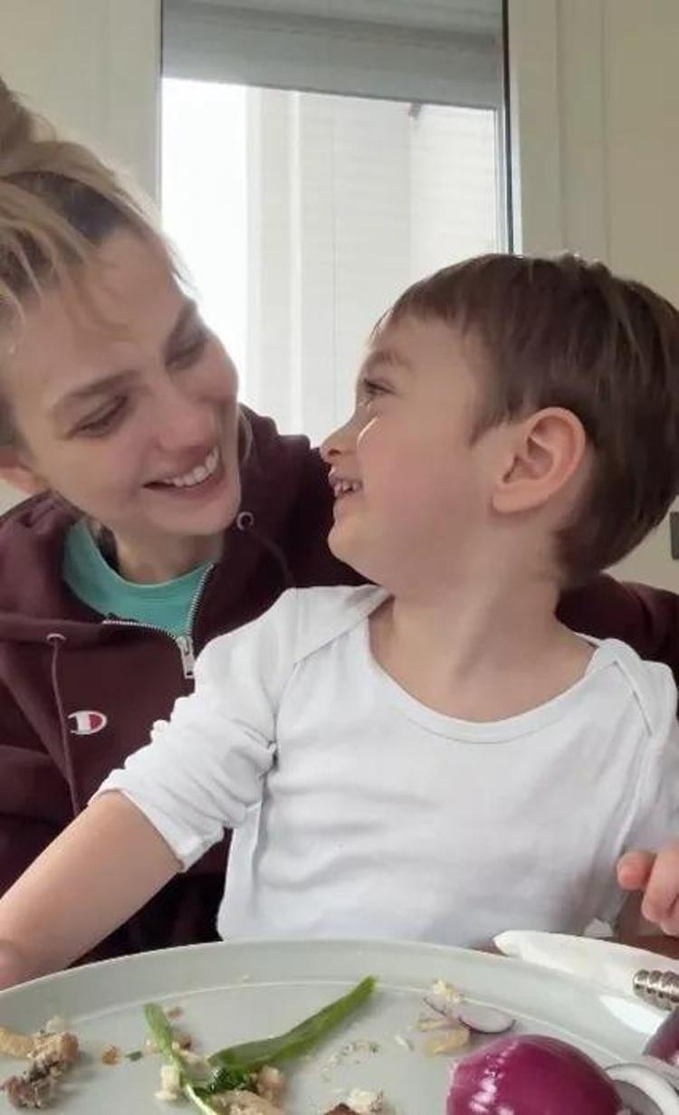 Yasemin Şefkatli’den duygu dolu paylaşım Çok şükür bugünümüze