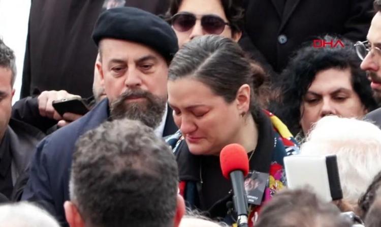 MASASININ ÜZERİNDE GÖRMEK İÇİMİ ÇOK ACITTI