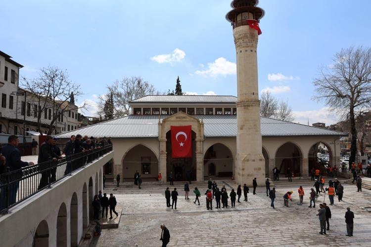 MİHRAP VE HÜNKÂR MAHFİLİ DE İHYA EDİLDİ