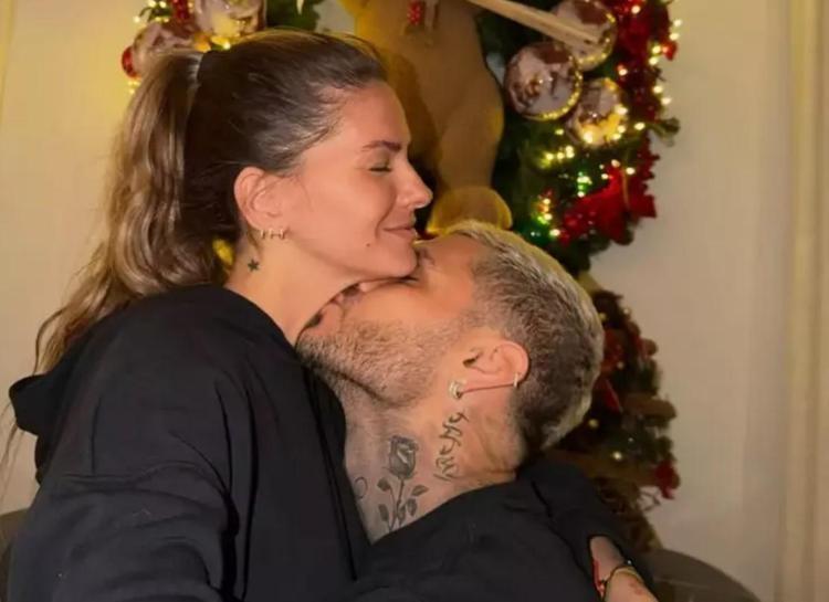 Galatasaray’ın yıldızı Mauro Icardi ve sevgilisi China Suarezden düşman çatlatan poz