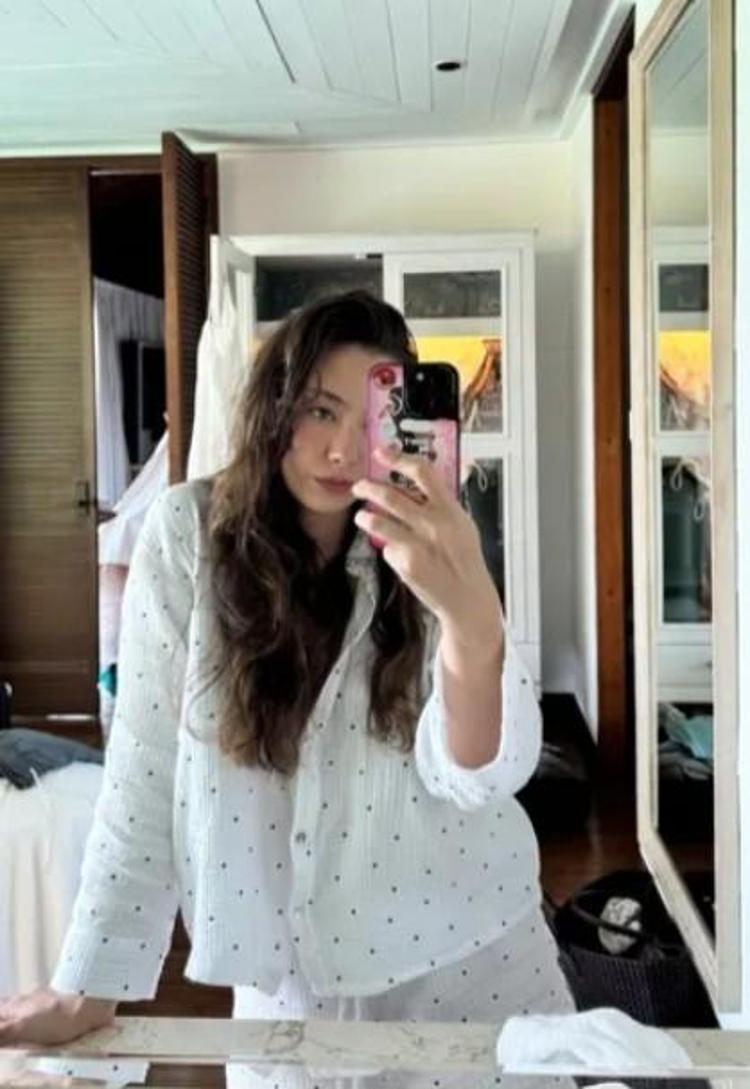 DOĞAL GÜZELLİĞİYLE BÜYÜLEDİ