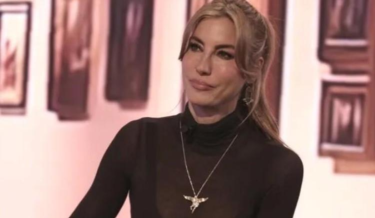 GÖZYAŞLARINA BOĞULMUŞTU