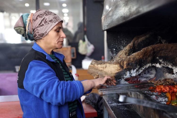 ZIRH KIYMASINDAN PİŞİRMEYE TÜM SÜREÇ ONA EMANET