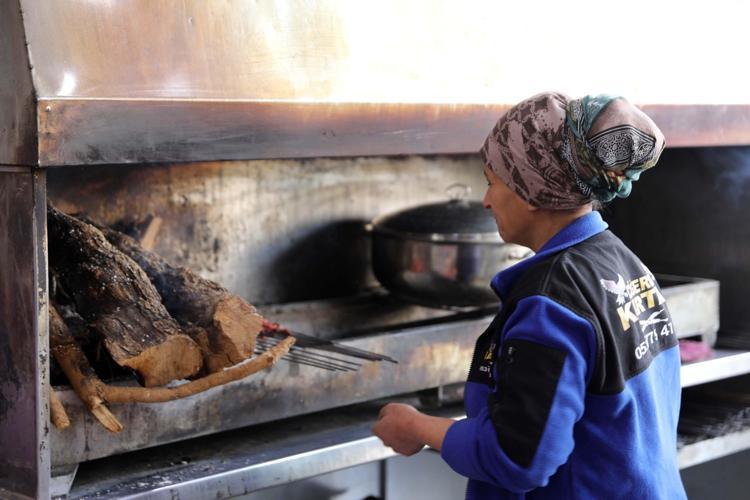 Ev hanımlığından kebap tezgahına uzanan başarı Gaziantep’te ezber bozan Yelda Güler’in hikayesi