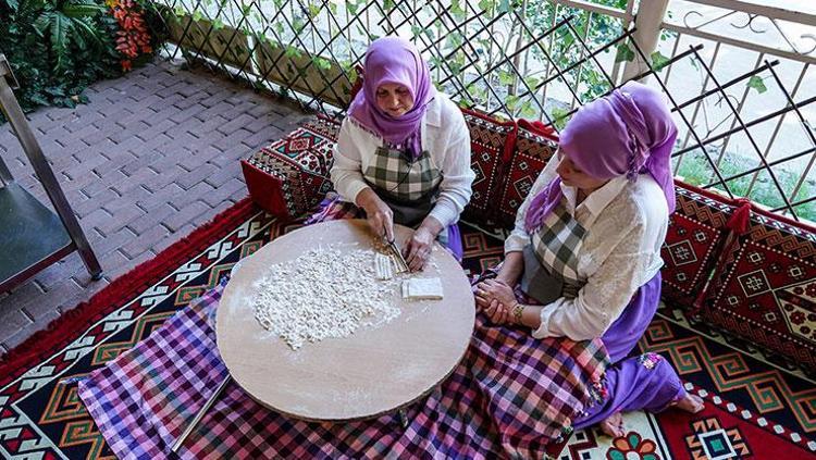 Köy tavuğu ve el açması hamurun muhteşem buluşması Bursanın kadim lezzeti