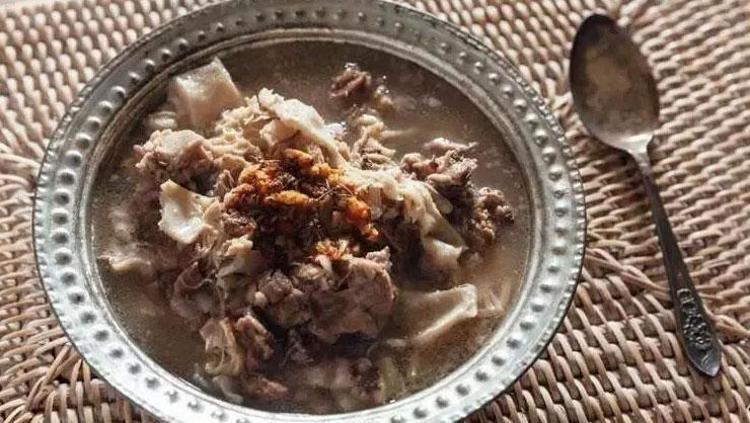 Kelle paçanın lezzetini 2ye katlıyor Kaşık kaşık içince vücuda kolajen depoluyor