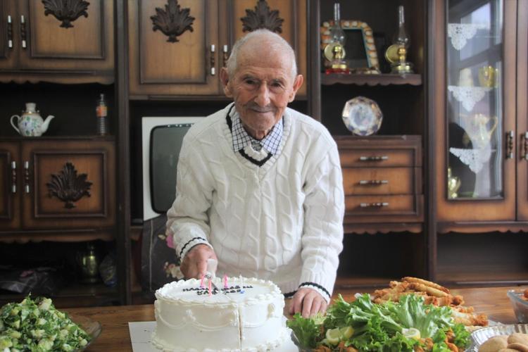 BEN DOĞDUĞUMDA BABAM OKULA GİDİYORMUŞ