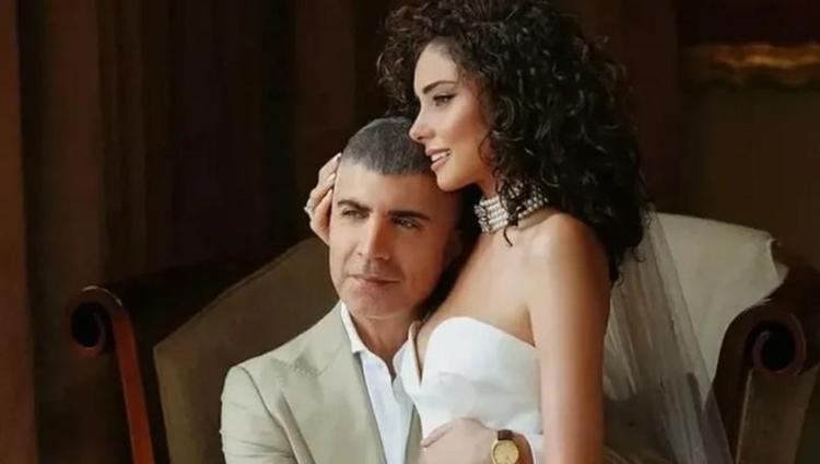 Özcan Deniz ve Samar Dadgar’dan Boğaz’da romantik yürüyüş