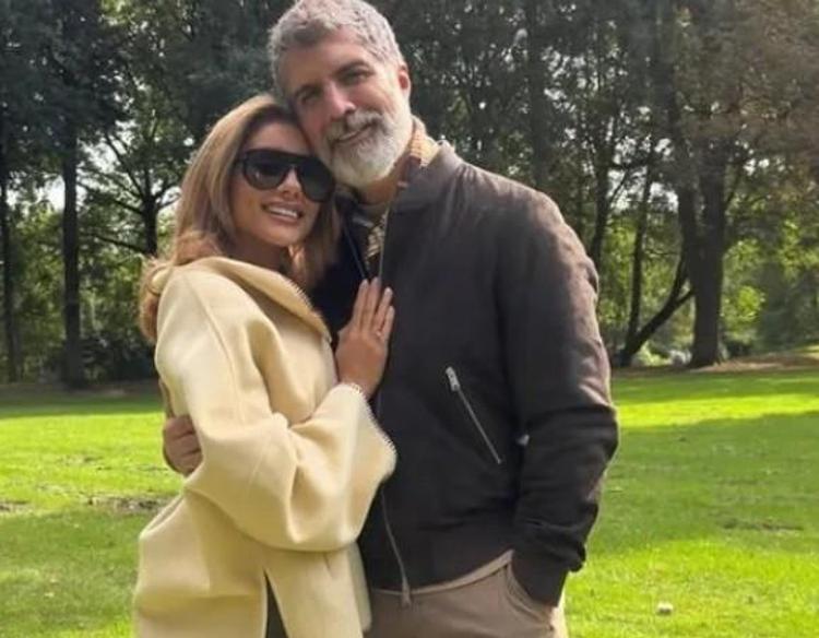 Özcan Deniz ve Samar Dadgar’dan Boğaz’da romantik yürüyüş