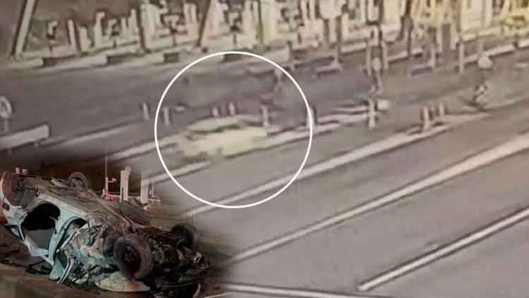 Pendik’te korkutan kaza: Gişelere çarpan otomobil takla attı