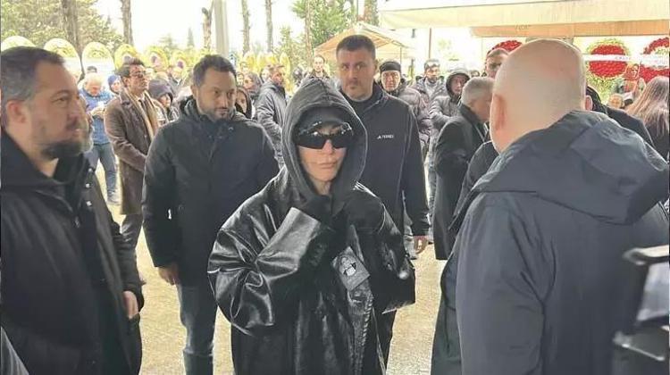 Erol Köse’ye veda Hande Yener’den duygusal paylaşım