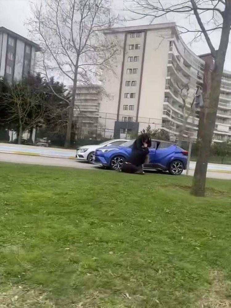 Pendik’te ‘ejderha kadınlar’ kavgası Çocukların gözü önünde birbirlerine girdiler