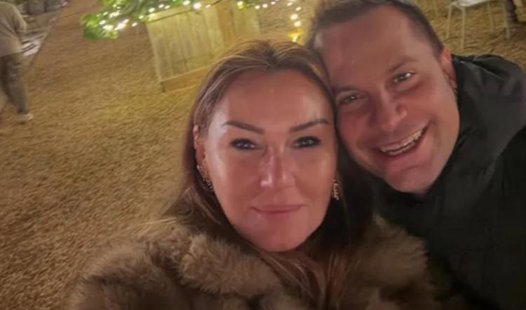 18 yıl sonra aynı sokaklarda Pınar Altuğ ve eşi Yağmur Atacandan romantik paylaşım