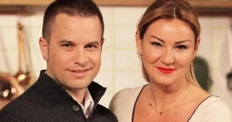 18 yıl sonra aynı sokaklarda Pınar Altuğ ve eşi Yağmur Atacandan romantik paylaşım