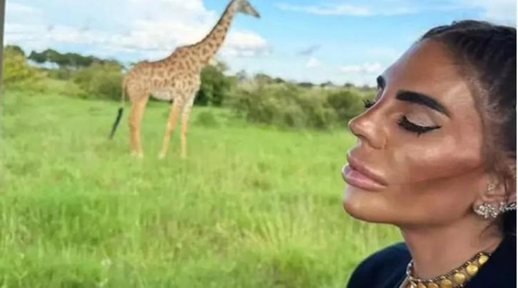 Safari şıklığı olay oldu Süreyya Yalçın Kenya’da yine gündemde