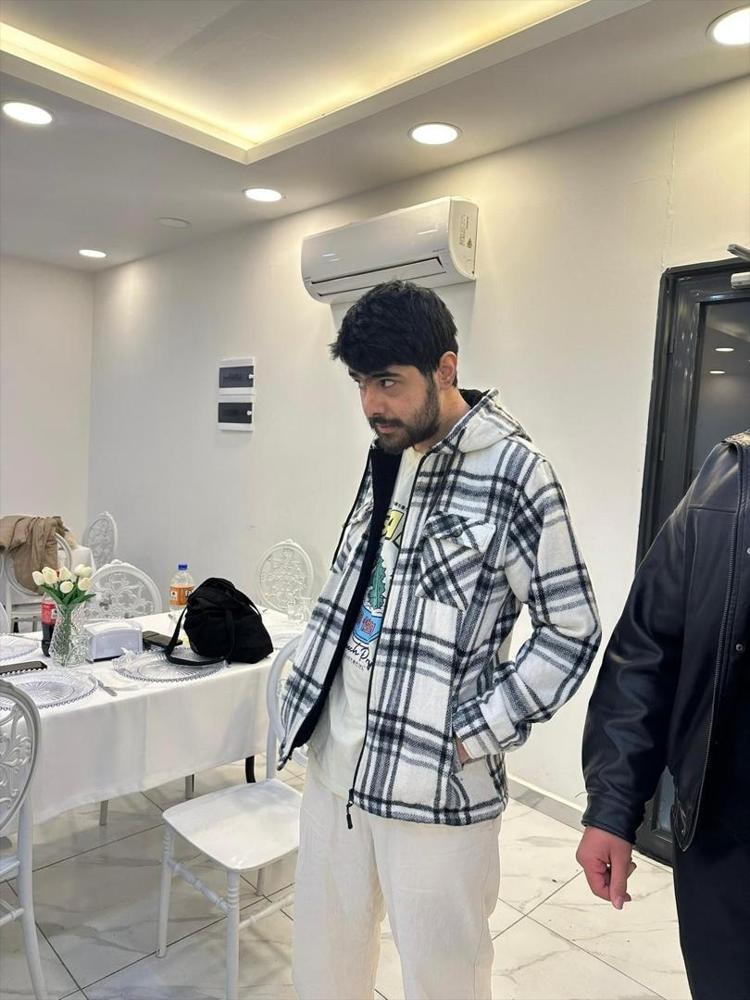 3 yıl evden çıkmayan telefon bağımlısı Barışa sürpriz 25inci yaşına böyle girdi