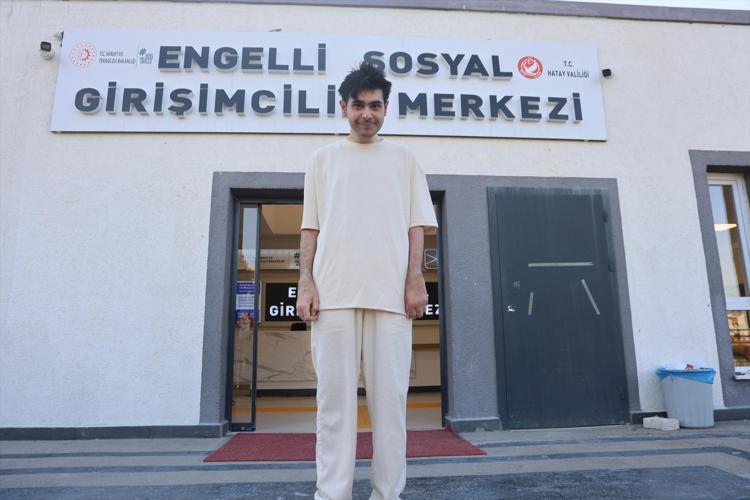 3 yıl evden çıkmayan telefon bağımlısı Barışa sürpriz 25inci yaşına böyle girdi
