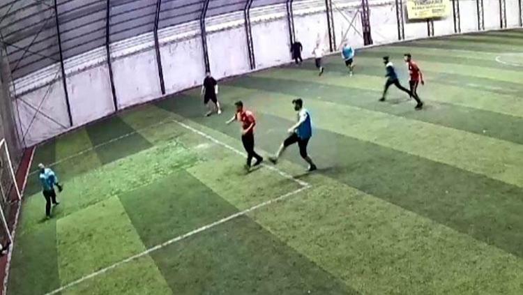 Halı sahada kahreden ölüm Göğsüne çarpan top sonu oldu