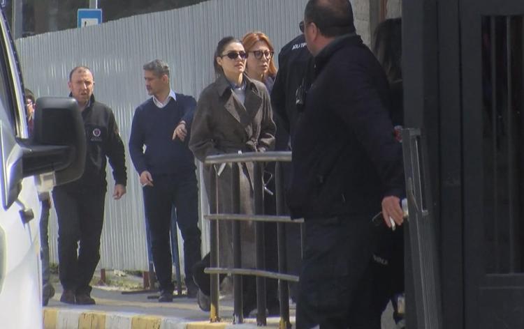 HAVALİMANINDA GÖZALTINA ALINDI